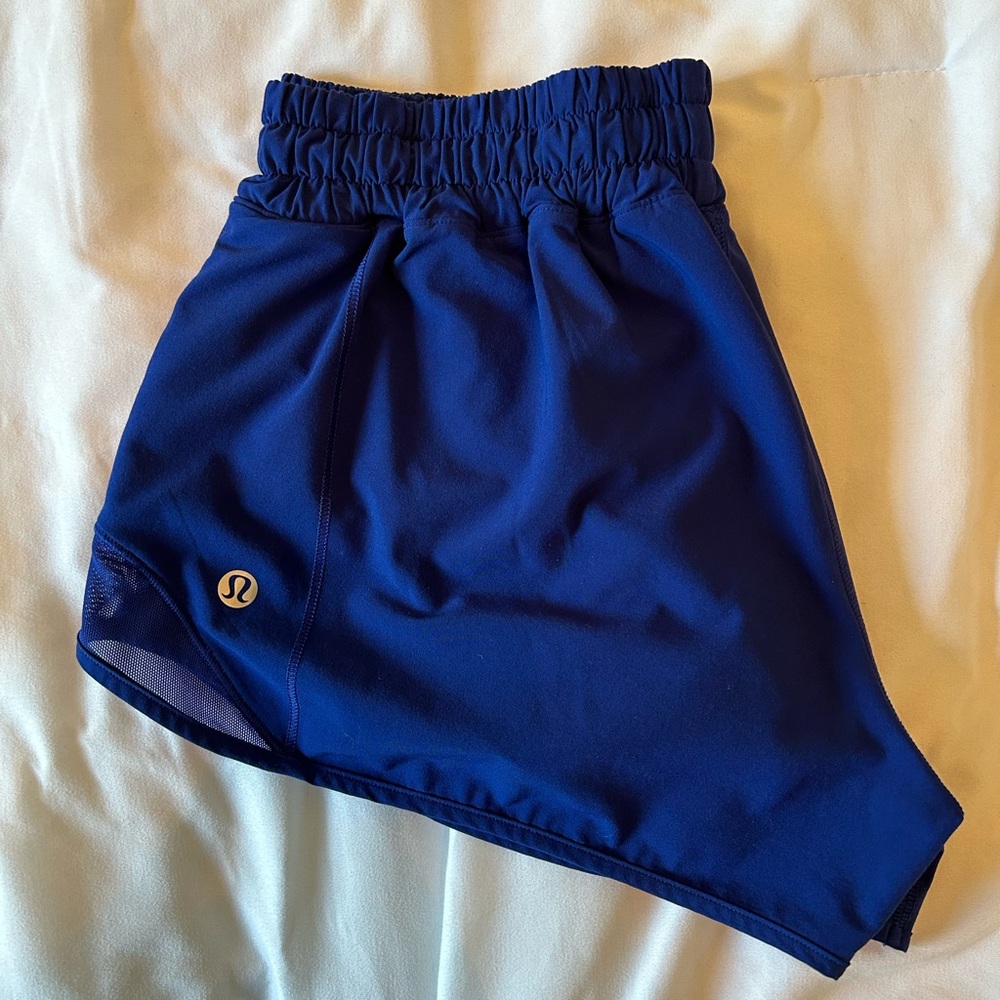 Blue 2.5” lululemon hotty hot shorts!